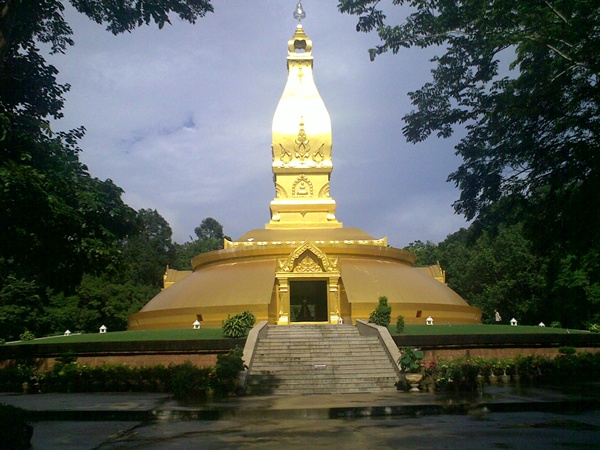 วัดหนองป่าพง เจดีย์พระธาตุหลวงปู่ชา