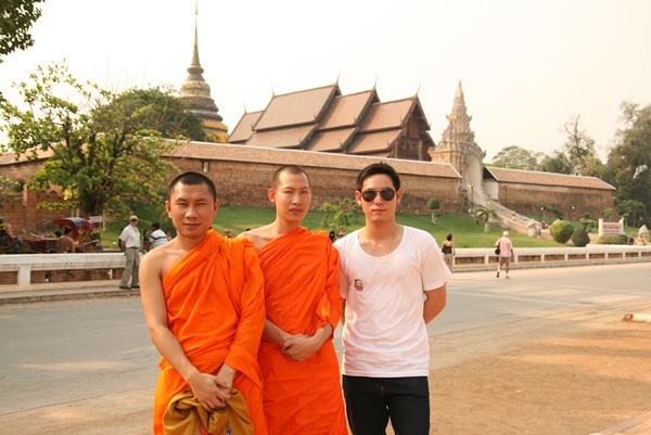 ต้องขอบพระคุณ​ หลวงพี่หล้า วัดพระสิงห์​ ที่มาชม