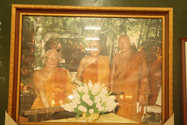 สามสหายธรรม สวนโมกขพลาราม อ.ไชยา จ.สุราษฎร์ธานี
