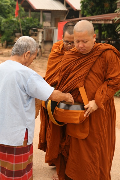 หลวงพี่มาลา วัดถ้ำผาแดง