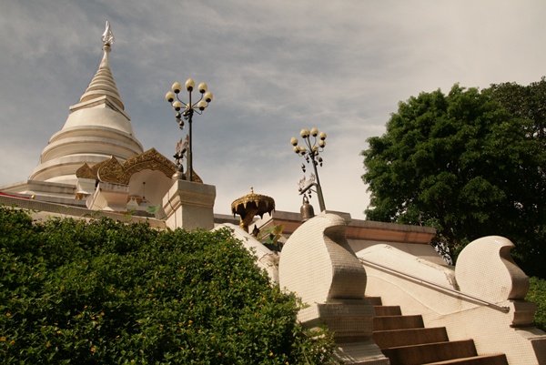 เจดีย์บน วัดพระธาตุผาเงา อ.เชียงแสน จ.เชียงราย