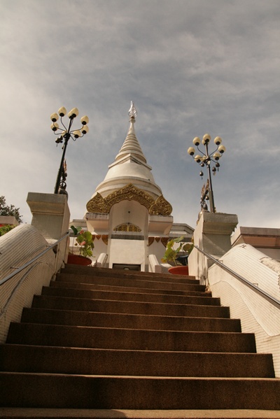เจดีย์บน วัดพระธาตุผาเงา อ.เชียงแสน จ.เชียงราย