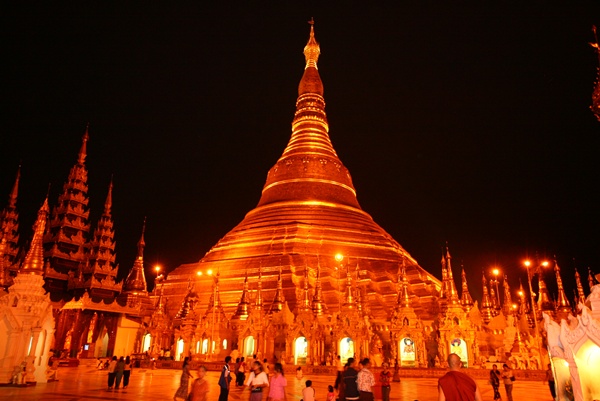 พระพุทธรูป พระมหาธาตุเจดีย์ชเวดากอง พม่า