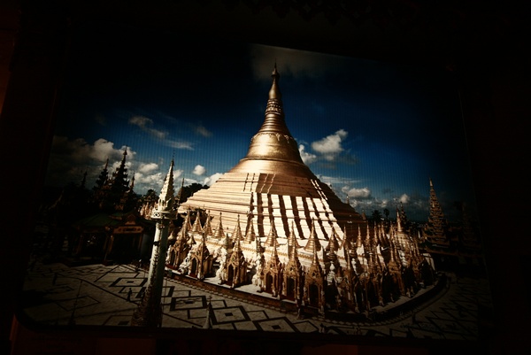 พระพุทธรูป พระมหาธาตุเจดีย์ชเวดากอง พม่า