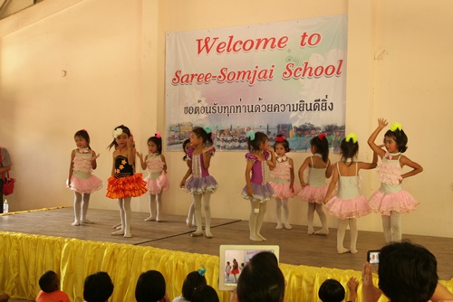 kammatan.com แจกของให้เด็กที่กาญ_pajerosport-thailand