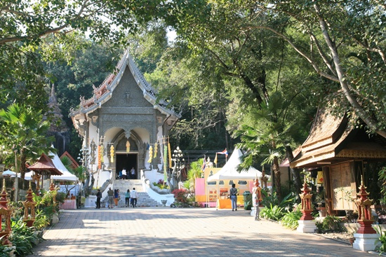 หลวงพ่อผาเงา วัดพระธาตุผาเงา อ.เชียงแสน จ.เชียงราย