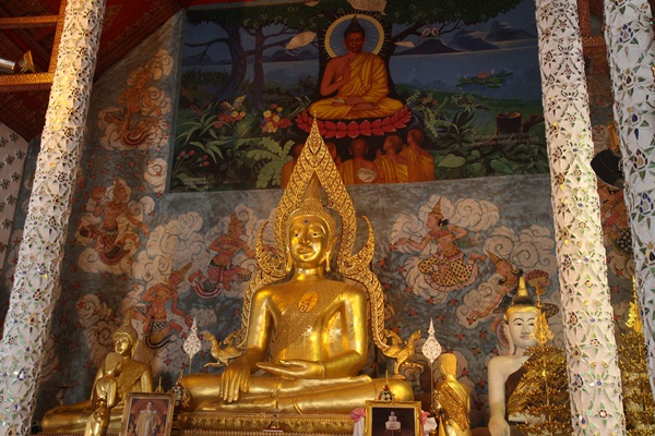 พระพุทธรูป ที่ วัดพระธาตุช่อแฮ จ.แพร่